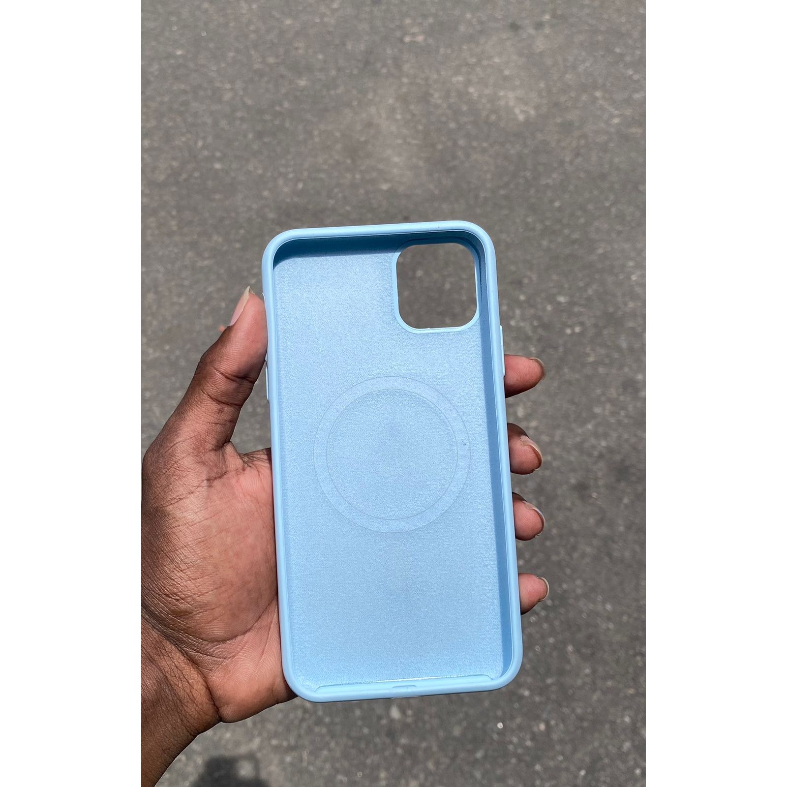 Apple MagSafe Silicon Cover — iPhone 11 Pro Max - Image 3