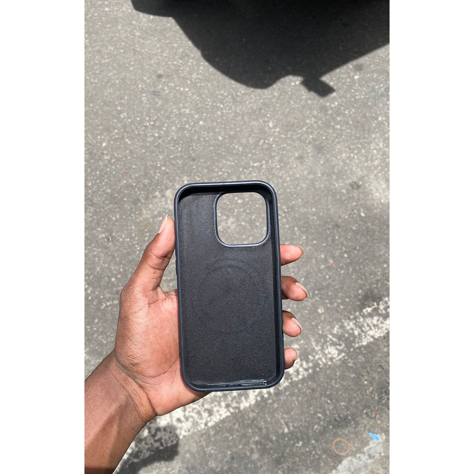 Apple MagSafe Silicon Cover — iPhone 14 Pro - Image 3