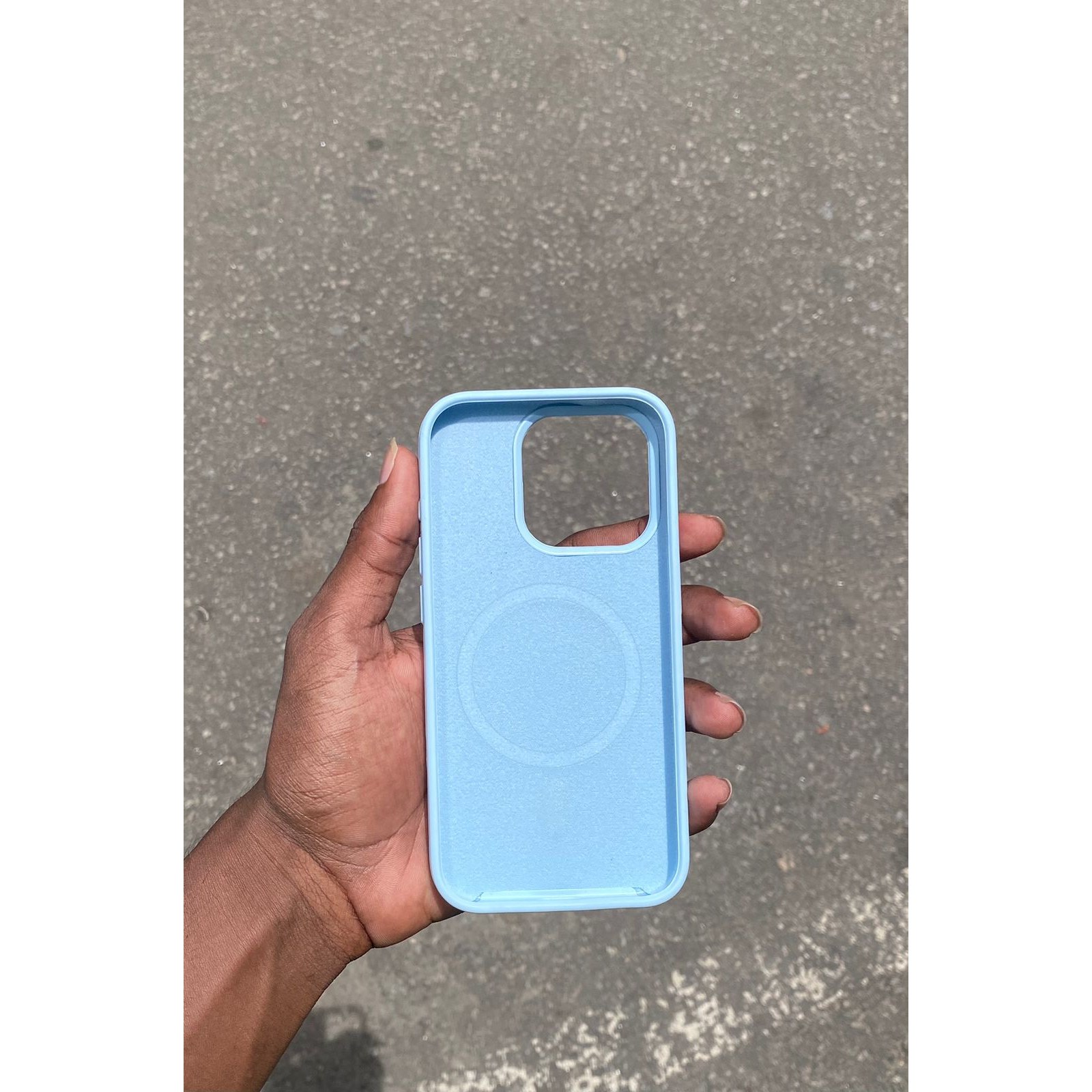 Apple MagSafe Silicon Cover — iPhone 15 Pro - Image 3