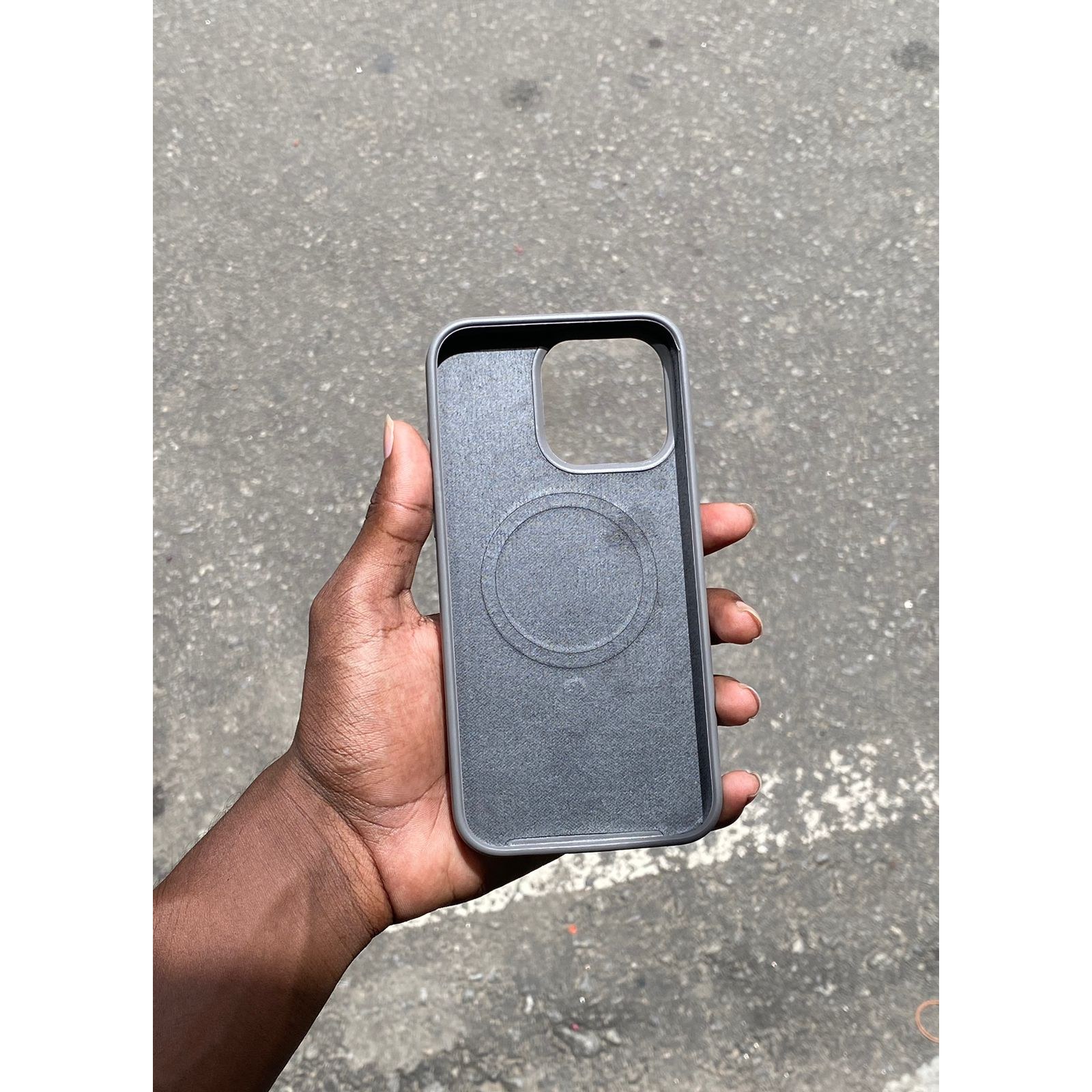 Apple MagSafe Silicon Cover — iPhone 15 Pro Max - Image 3