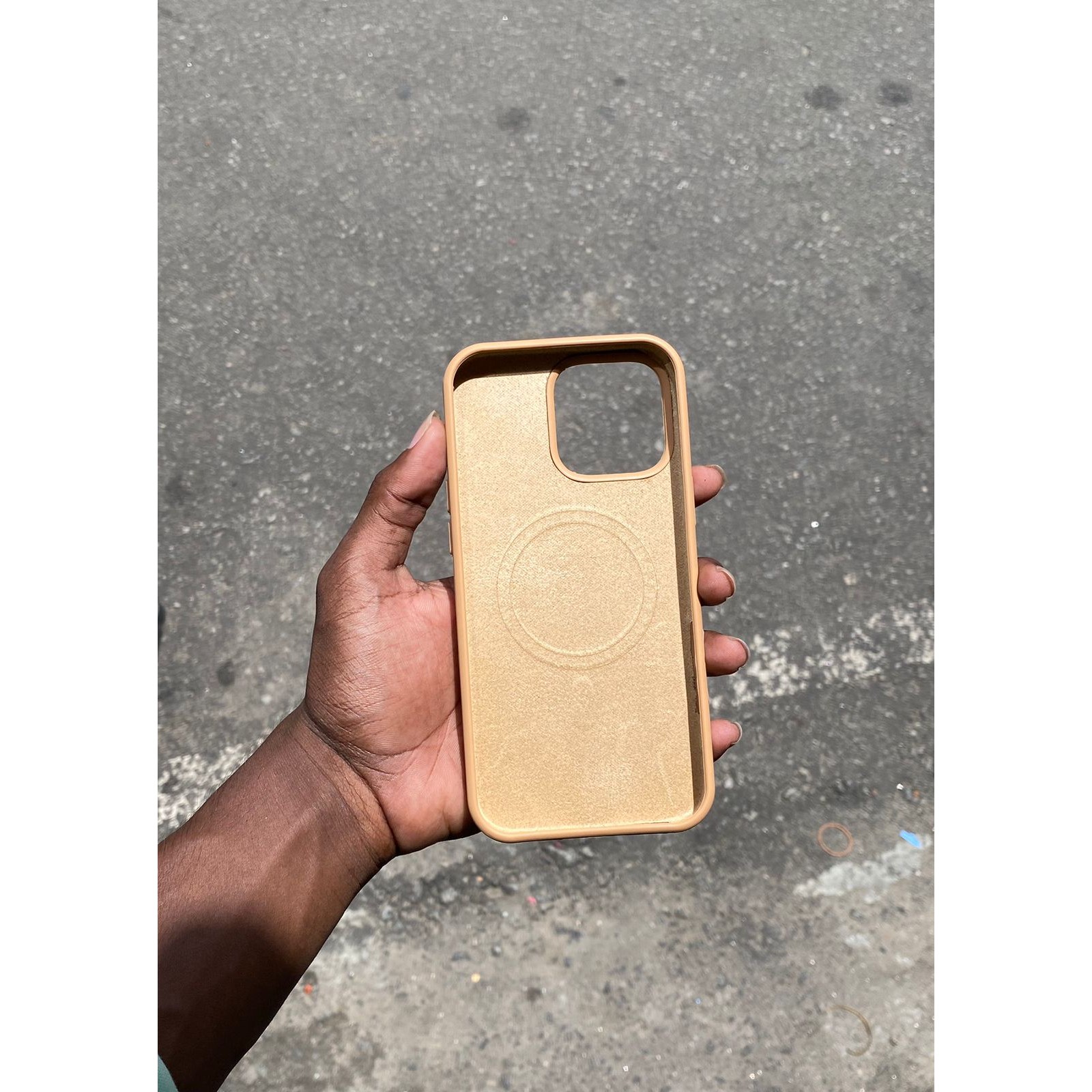 Apple MagSafe Silicon Cover — iPhone 16 Pro Max - Image 3