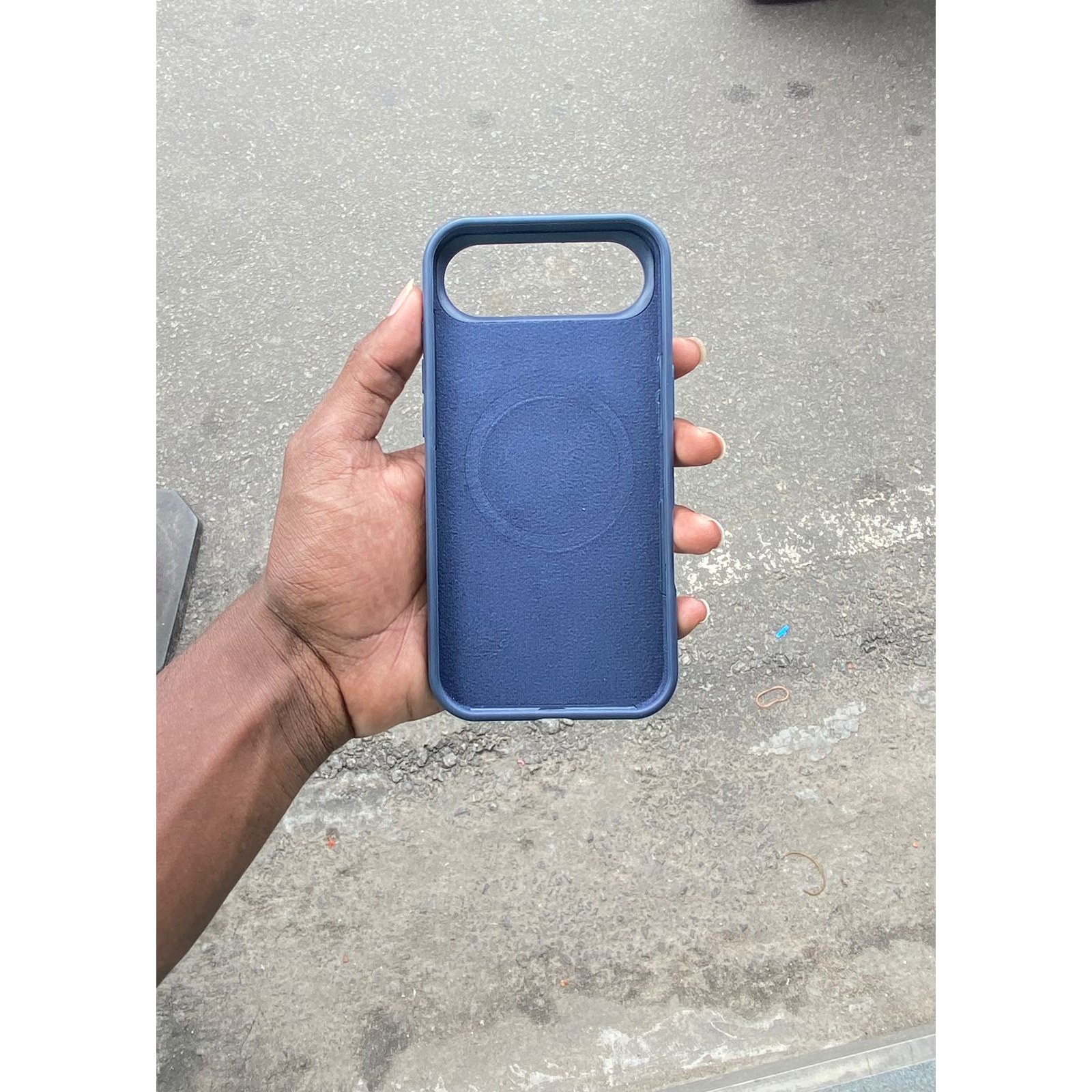 Apple MagSafe Silicon Cover — iPhone 17 Air - Image 3