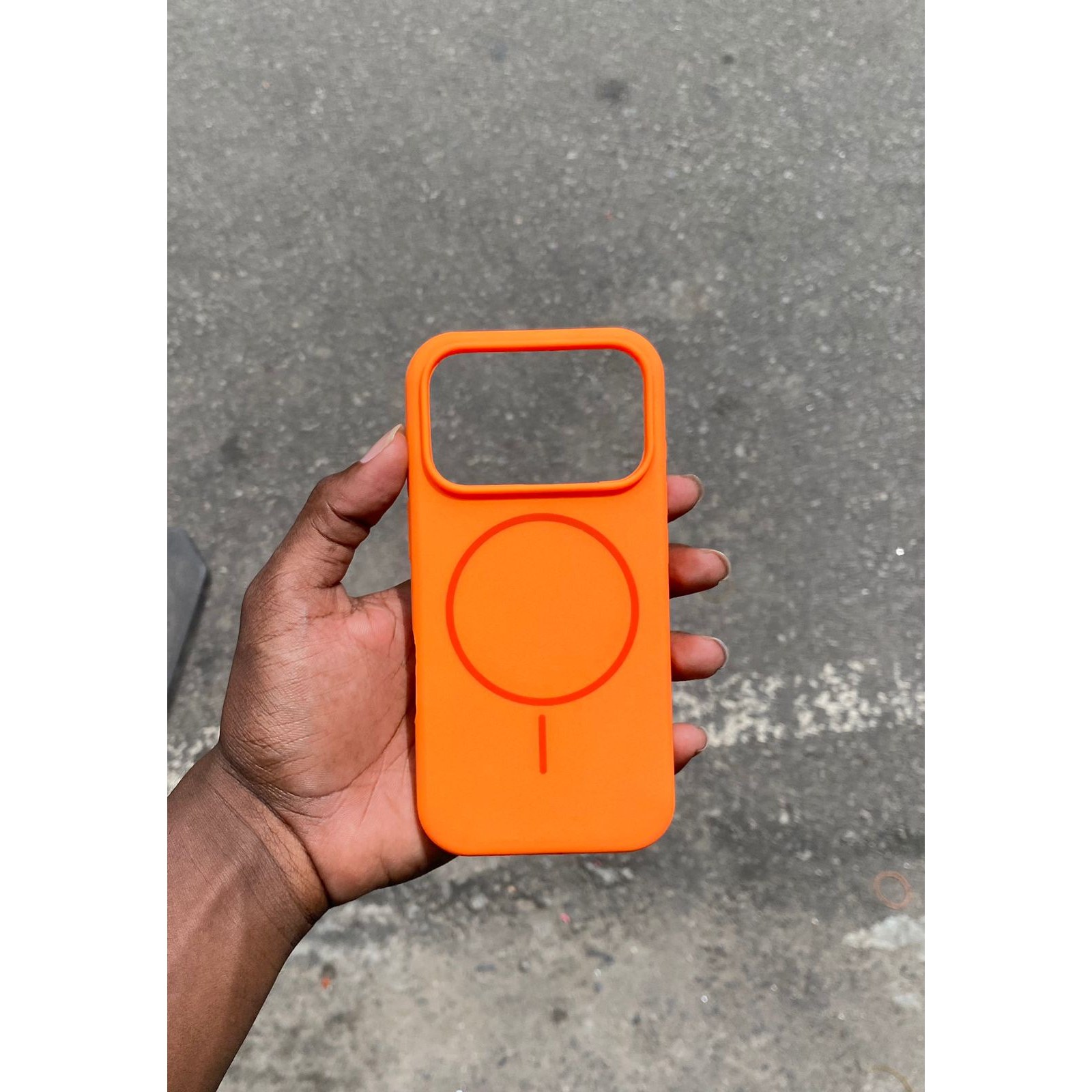 Apple MagSafe Silicon Cover — iPhone 17 Pro - Image 2