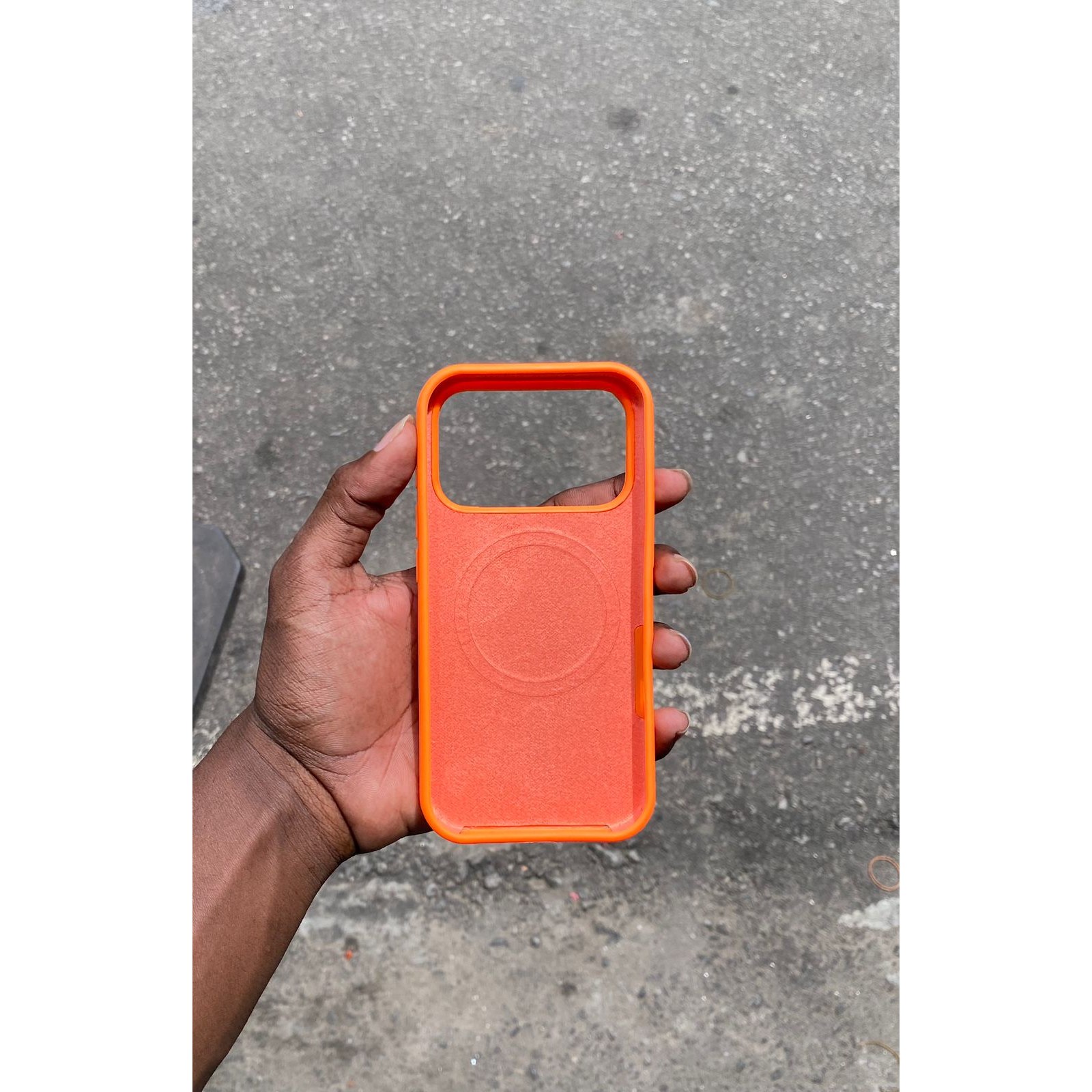 Apple MagSafe Silicon Cover — iPhone 17 Pro - Image 3