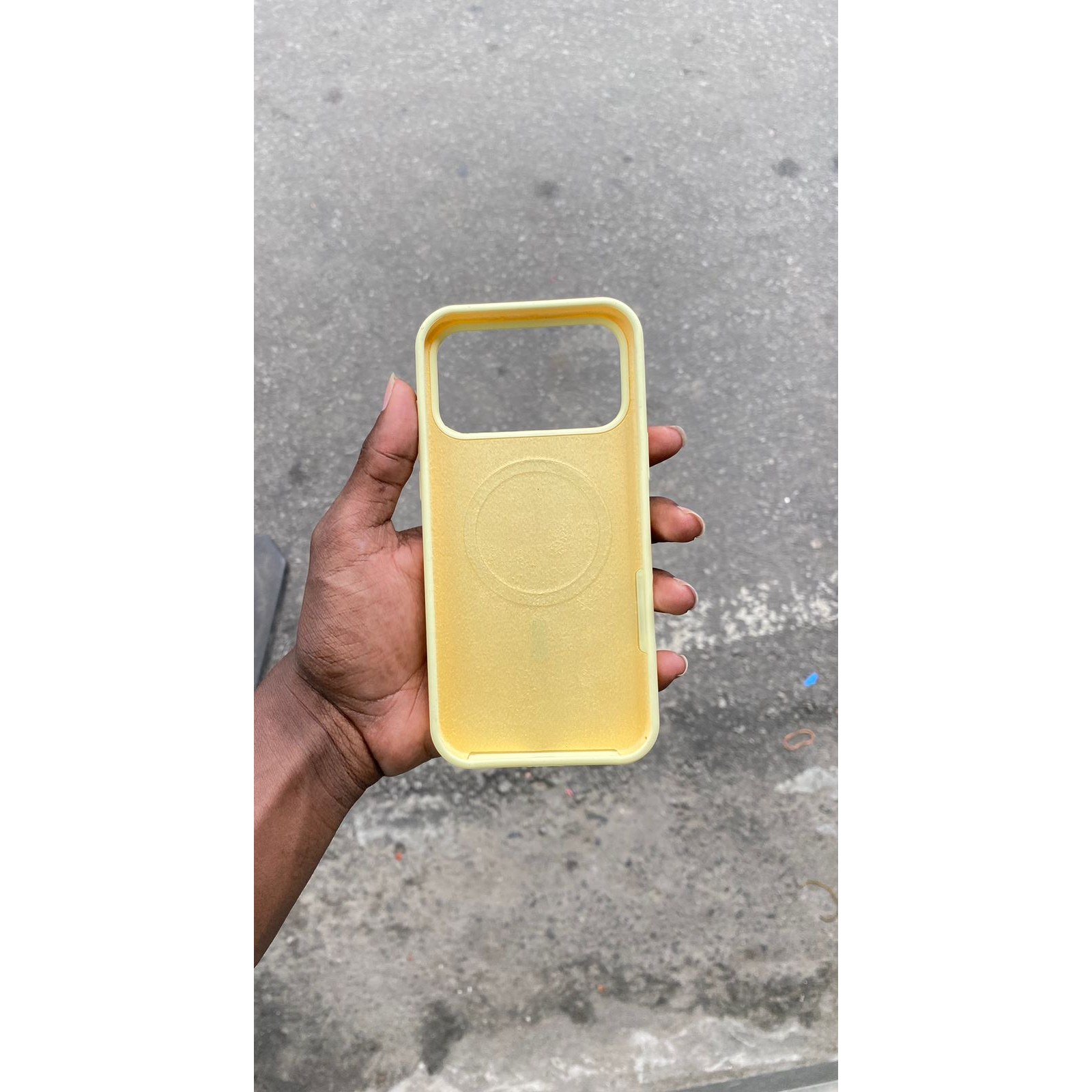 Apple MagSafe Silicon Cover — iPhone 17 Pro Max - Image 3